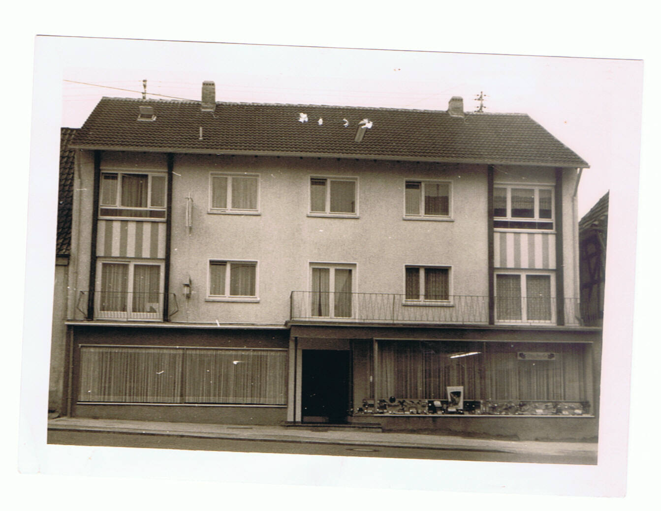 https://a.storyblok.com/f/224316/1343x1039/7d39bf6196/lemberg-2.BMP
